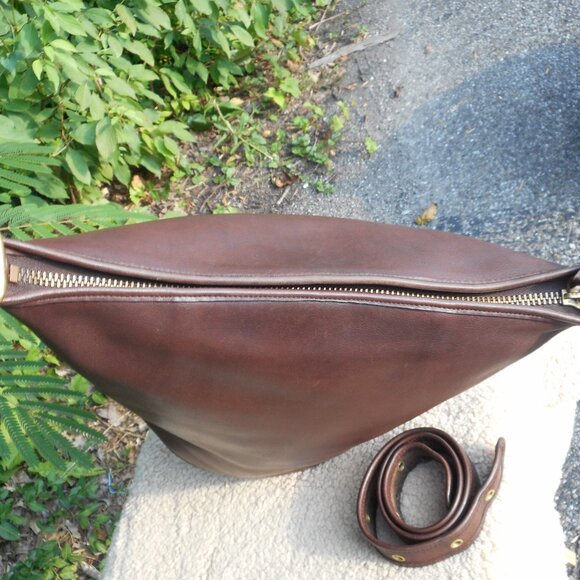 Vintage Coach GUC Duffle Sac 9085, in Mahogany - Picture 6 of 11